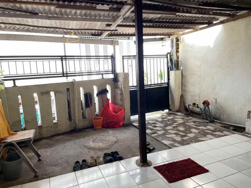 dijual rumah gunung anyar lor