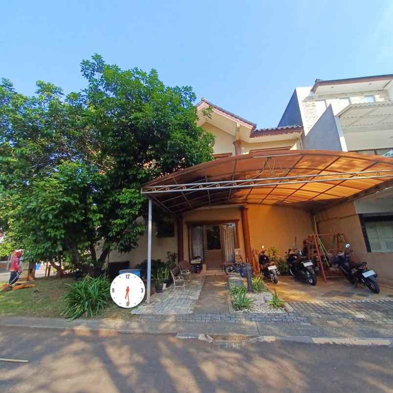 dijual rumah hook di legenda wisata cibubur