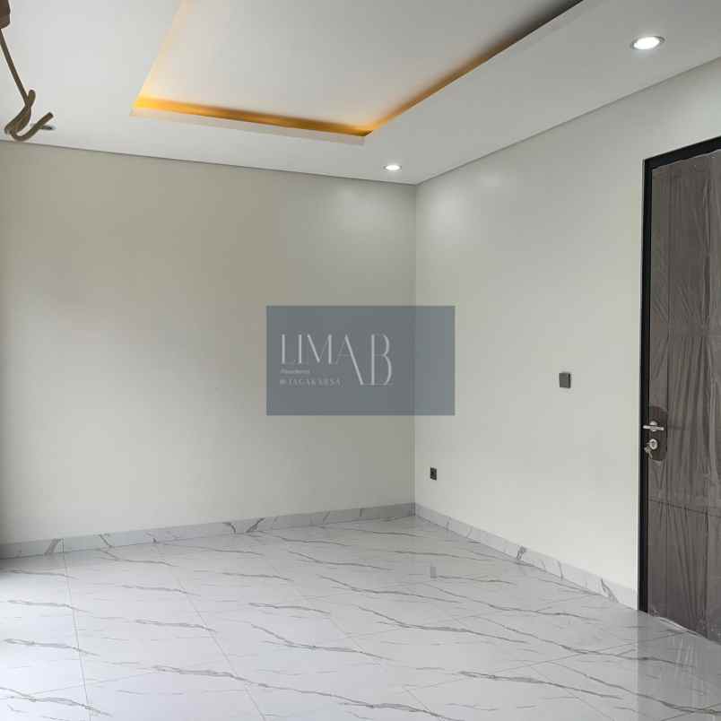 dijual rumah jagakarsa