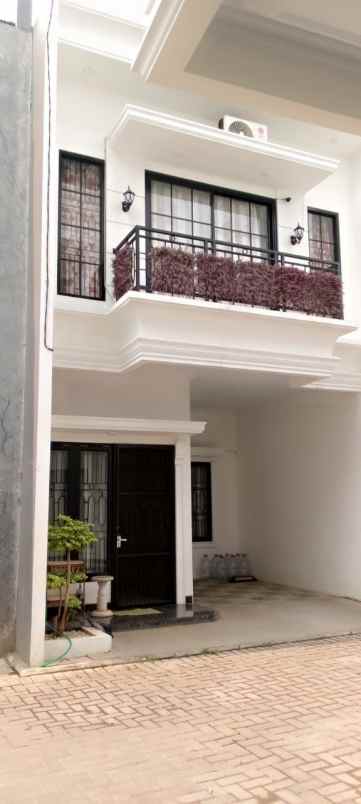 dijual rumah jagakarsa jakarta selatan