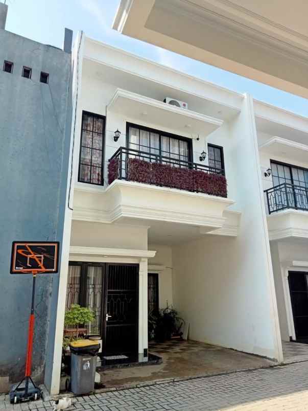 dijual rumah jagakarsa jakarta selatan