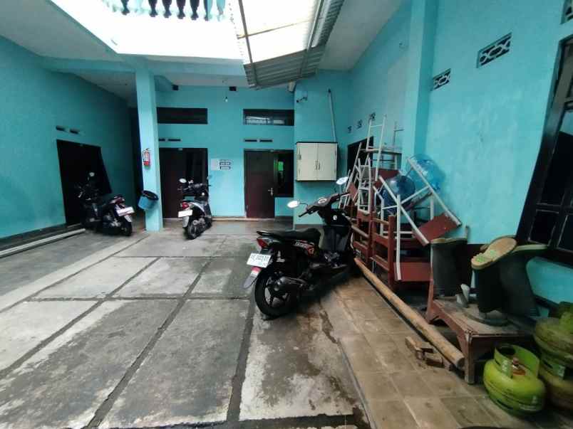 dijual rumah jajar laweyan surakarta