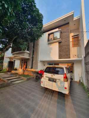 dijual rumah jaka sampurna