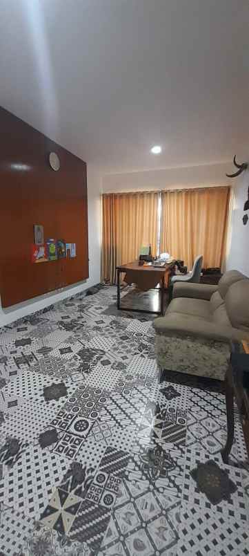 dijual rumah jakarta garden city