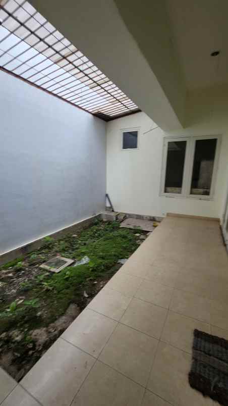 dijual rumah jalan a yani