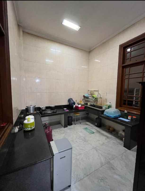 dijual rumah jalan biliton