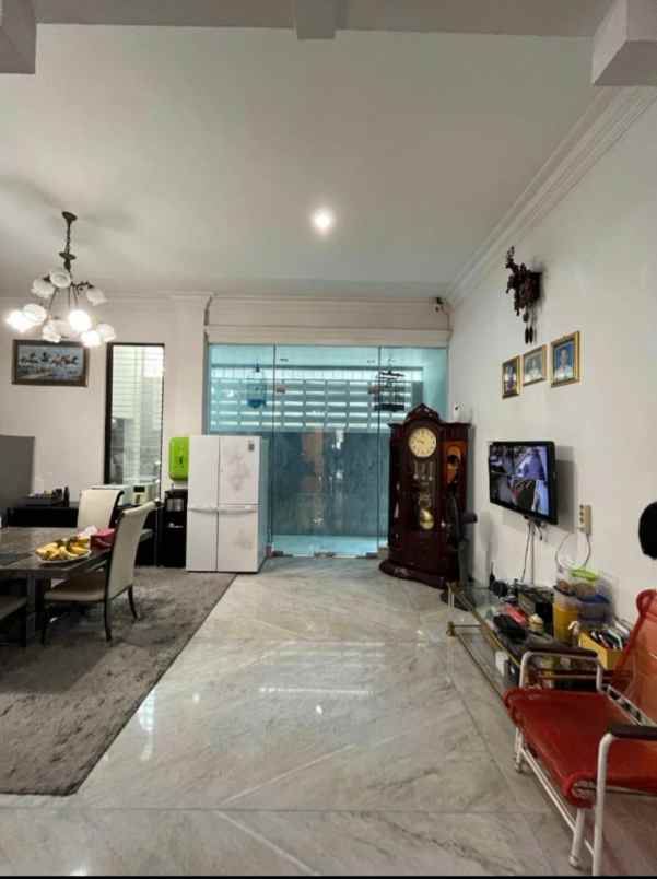 dijual rumah jalan biliton