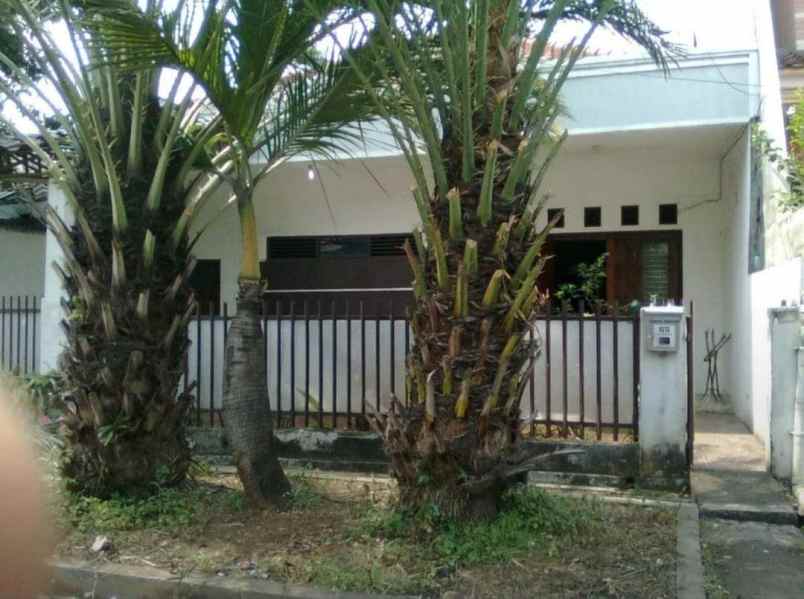 dijual rumah jalan cempaka putih tengah