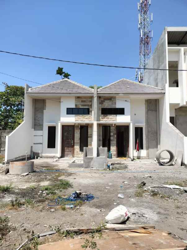 dijual rumah jalan gajah mada