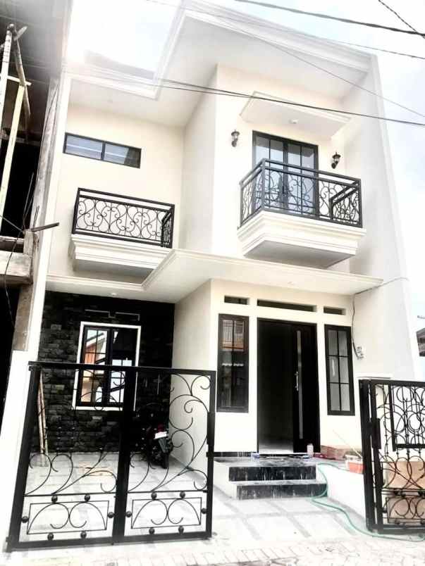 dijual rumah jalan ikan tombro