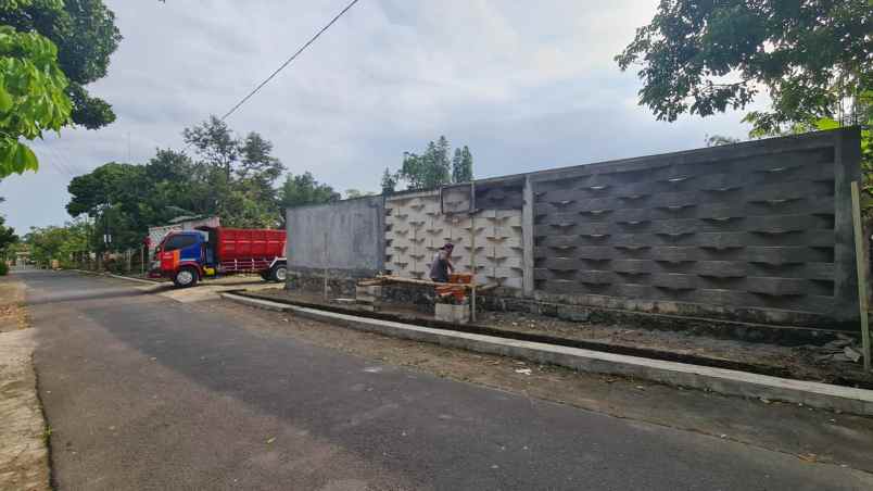 dijual rumah jalan kaliurang km 10