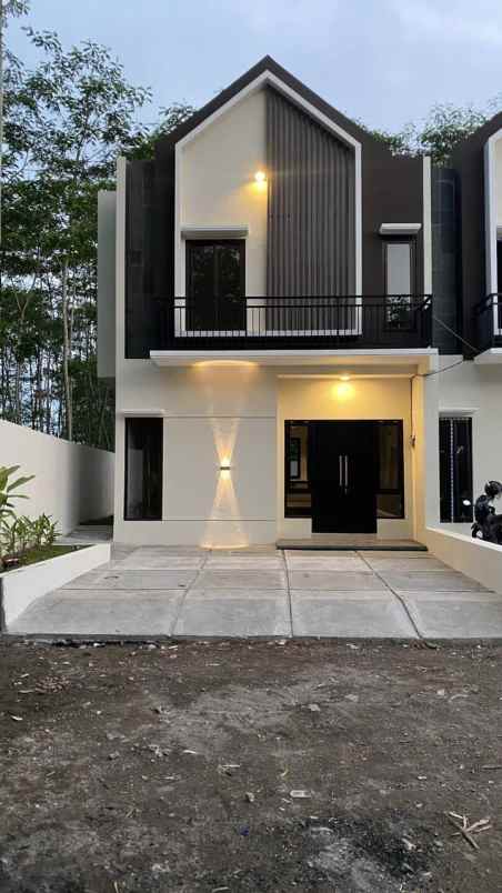 dijual rumah jalan kaliurang km 12