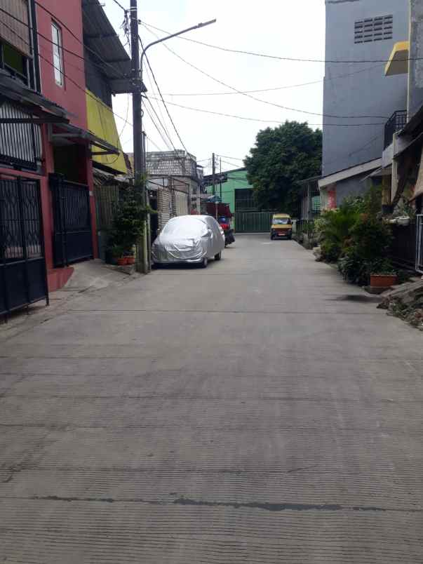 dijual rumah jalan karyawan