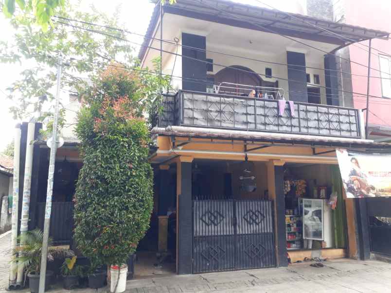 dijual rumah jalan karyawan