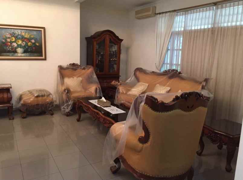 dijual rumah jalan kucica bintaro jaya