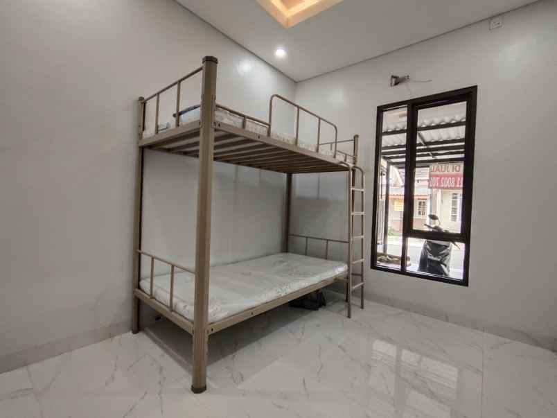 dijual rumah jalan mahkota ruby 136