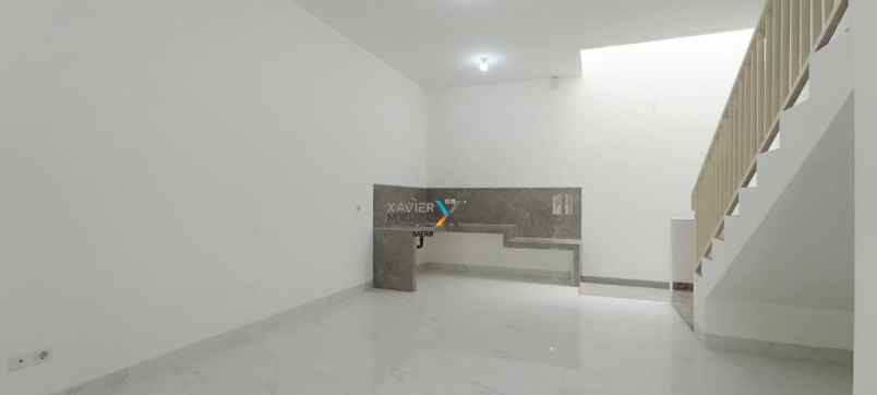 dijual rumah jalan mangga pondok tjandra