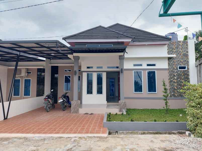 dijual rumah jalan melati stadion utama