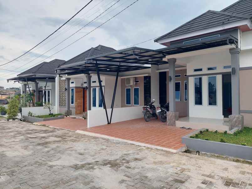 dijual rumah jalan melati stadion utama