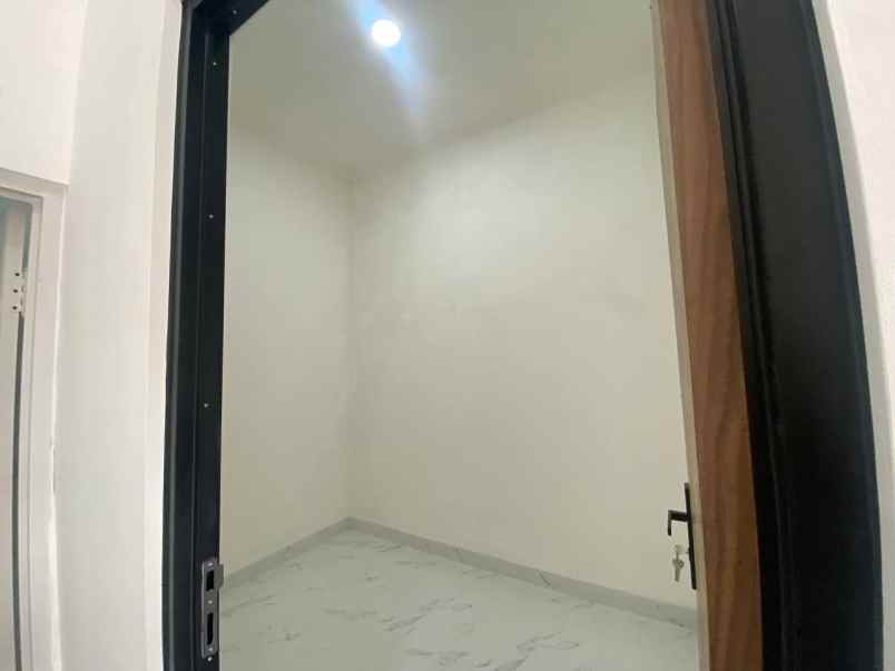 dijual rumah jalan meran cilodong depok