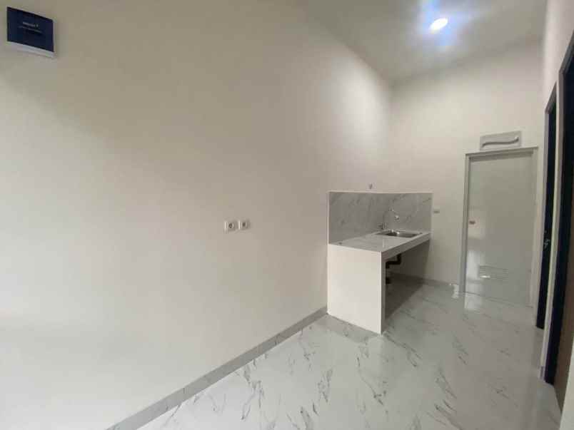 dijual rumah jalan meran cilodong depok