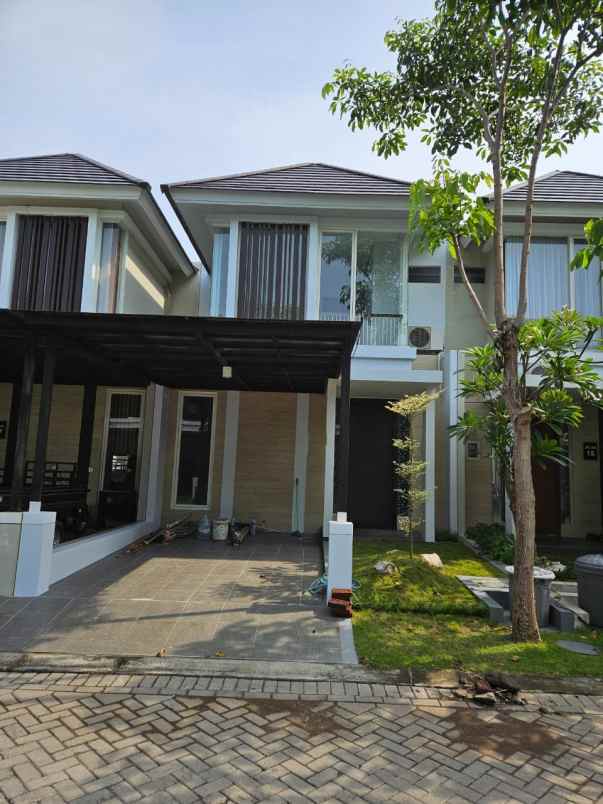 dijual rumah jalan north west park