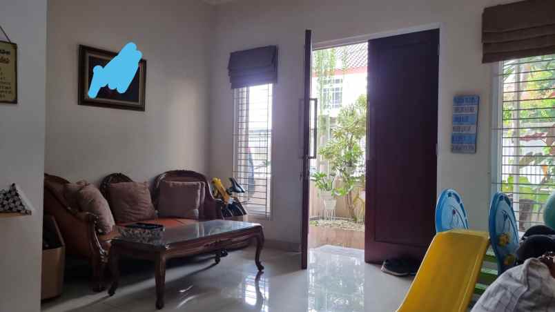 dijual rumah jalan pondok kelapa raya