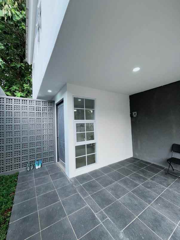 dijual rumah jalan raya cinere pondok