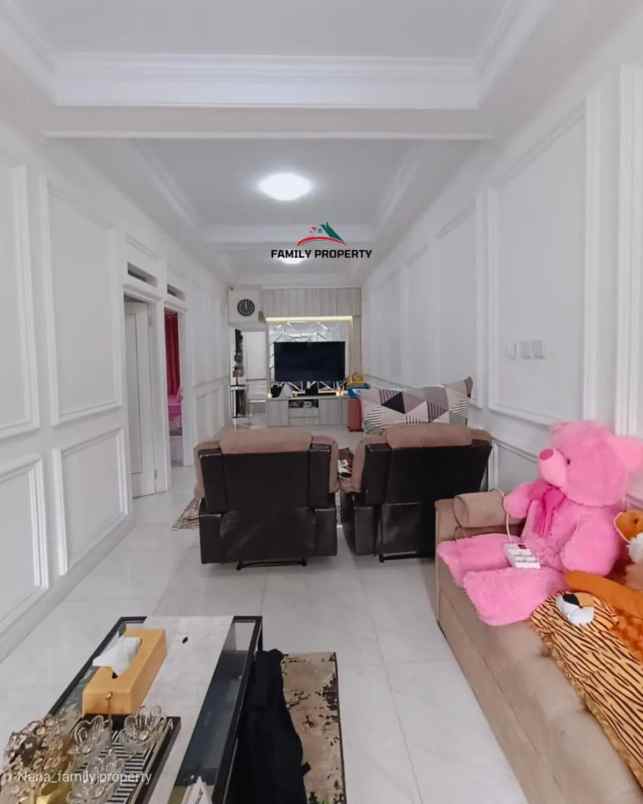 dijual rumah jalan raya komplek bintaro