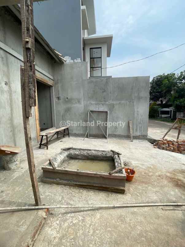 dijual rumah jalan raya tanah 100