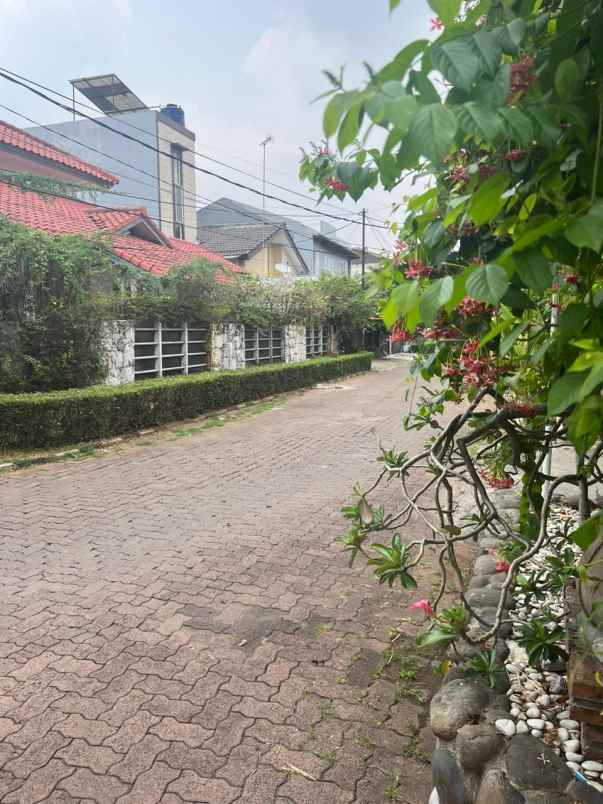 dijual rumah jalan soka lestari iii