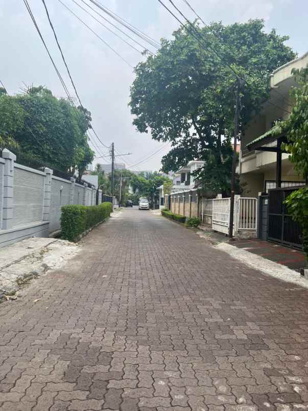 dijual rumah jalan soka lestari iii