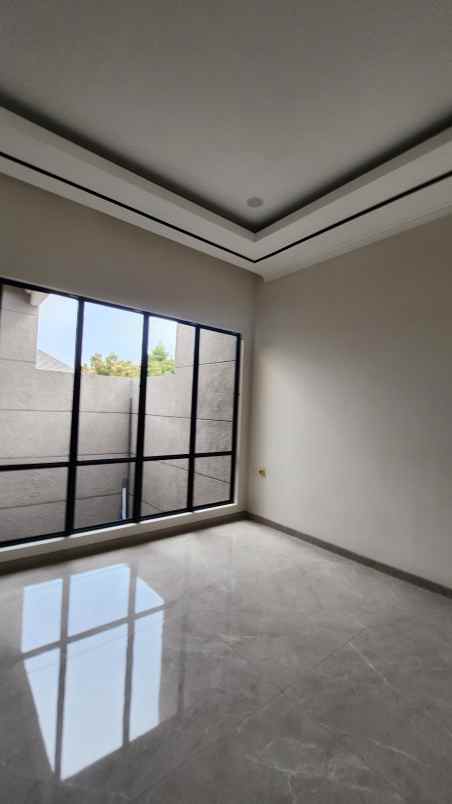 dijual rumah jalan south emerald mansion