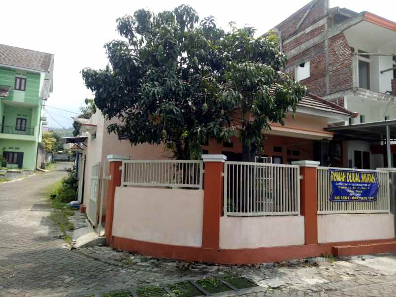 dijual rumah jalan suropati