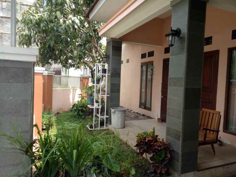 dijual rumah jalan suropati