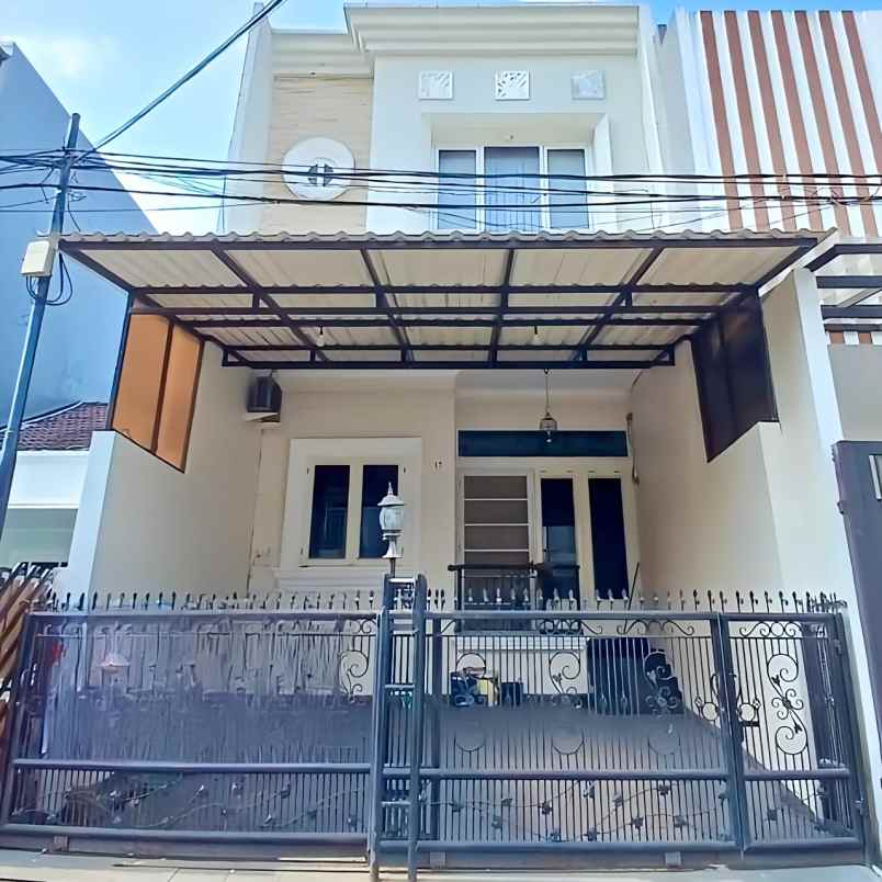 dijual rumah janur asri