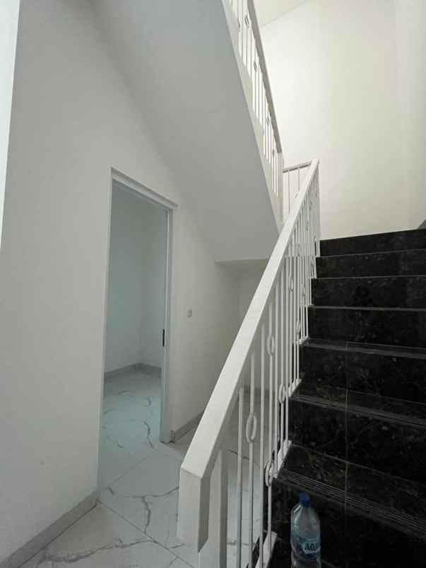 dijual rumah janur asri