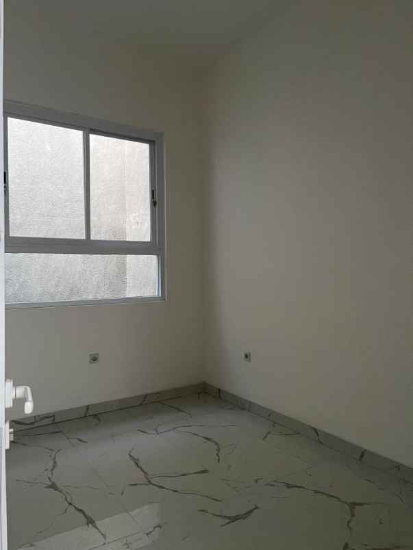 dijual rumah janur asri