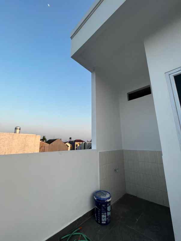 dijual rumah janur asri