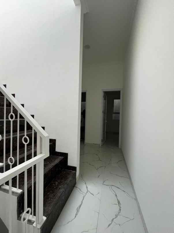 dijual rumah janur asri