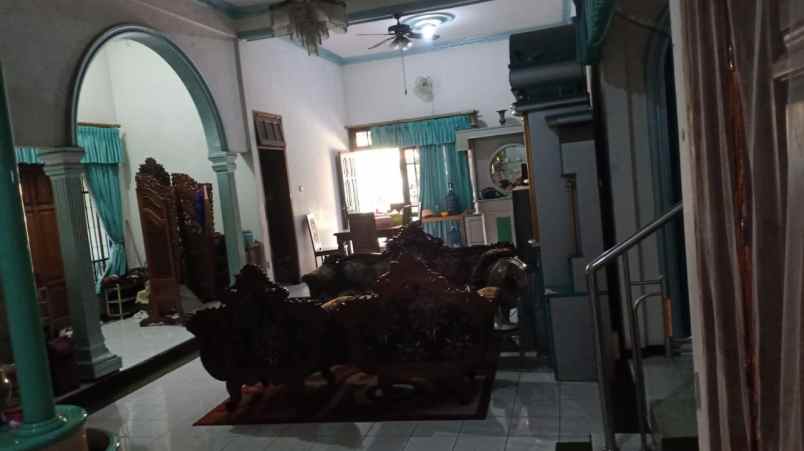 dijual rumah jatipelem