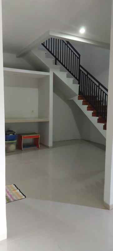 dijual rumah jl a yani km 33 loktabat utara