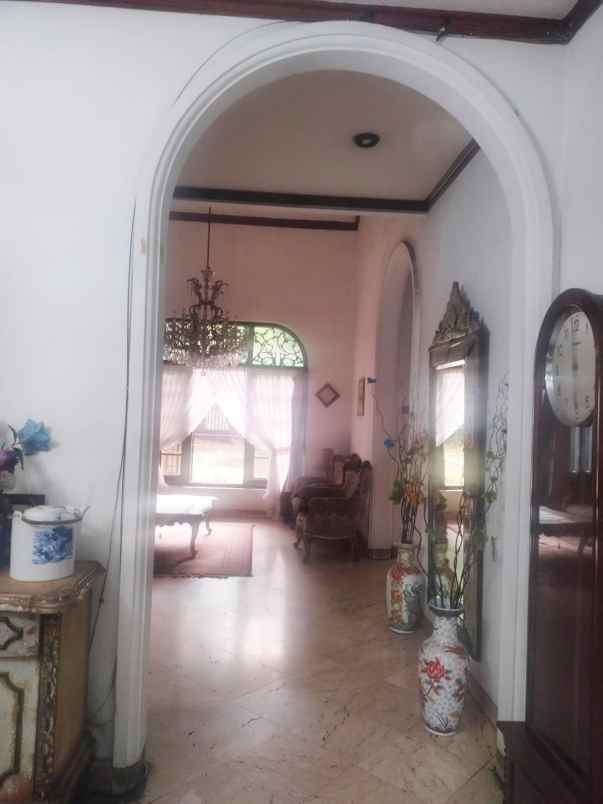 dijual rumah jl adiaksa raya