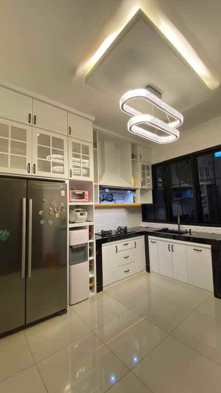 dijual rumah jl bougenville permai