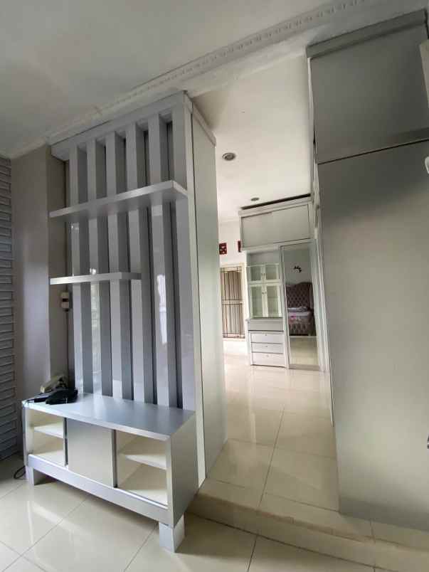 dijual rumah jl bougenville permai