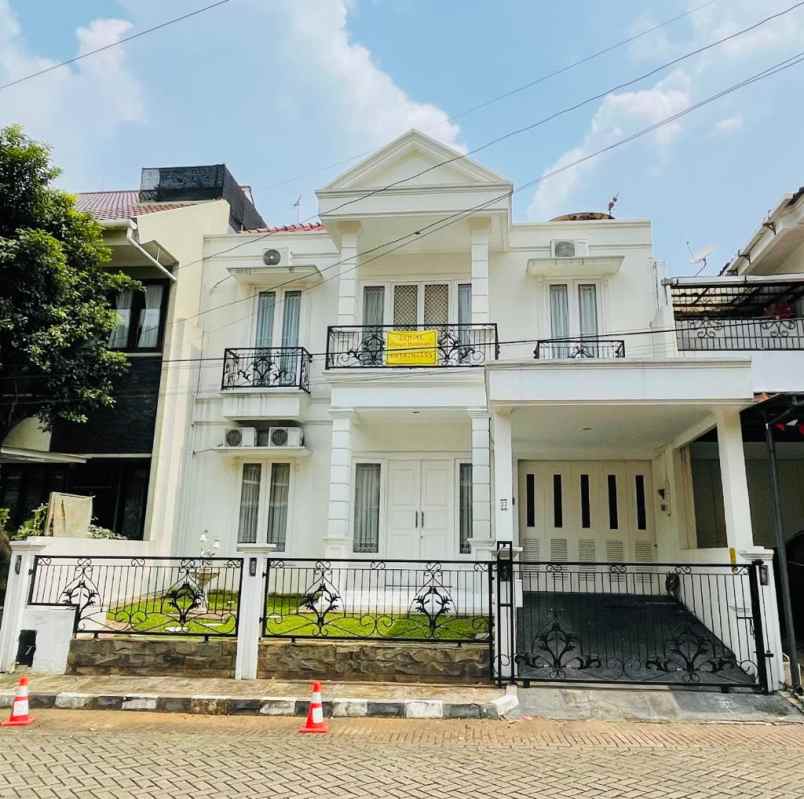 dijual rumah jl cireundeu raya