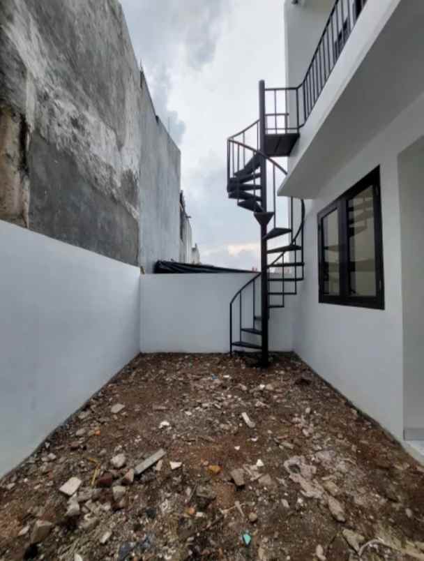 dijual rumah jl condet jakarta timur