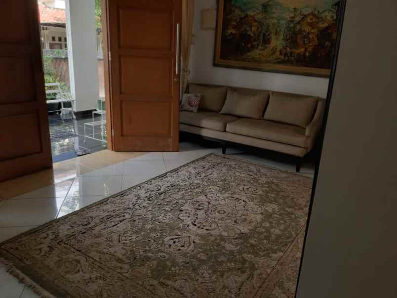 dijual rumah jl deltasari