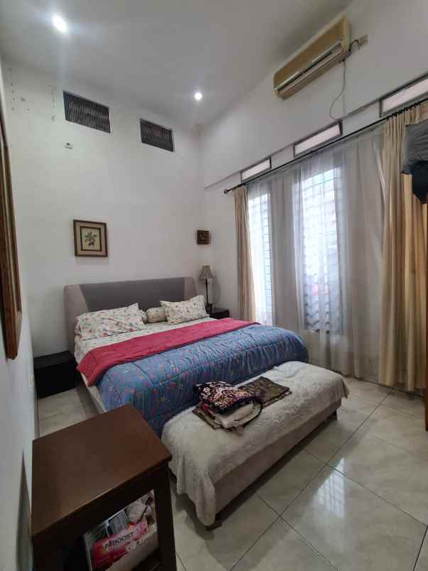 dijual rumah jl deltasari