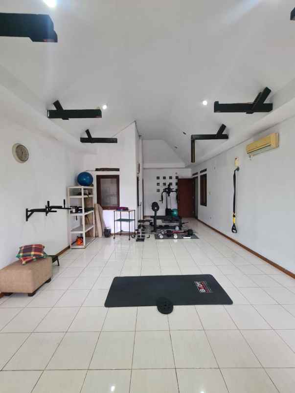 dijual rumah jl deltasari